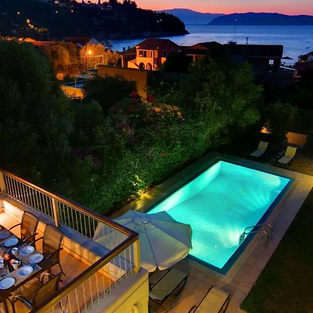 Sleeps 6 Pool Air Con Wifi Καλάμι