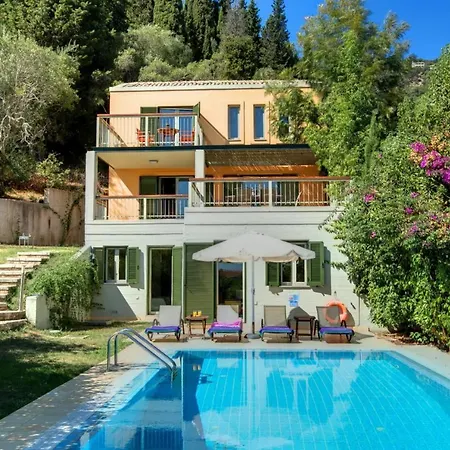 Sleeps 6 Pool Air Con Wifi