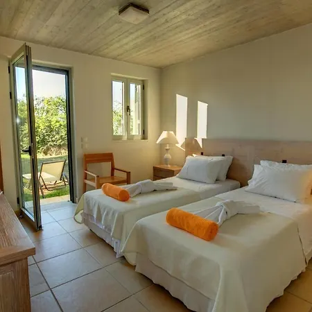 Sleeps 6 Pool Air Con Wifi *