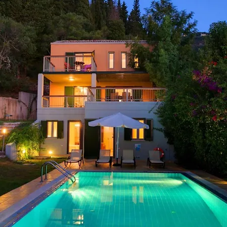 Sleeps 6 Pool Air Con Wifi Καλάμι